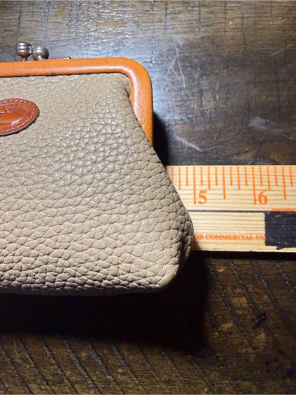 Vintage Dooney & Bourke Coin Purse Kiss Lock AWL Leather Duck Logo Taupe - Picture 9 of 10